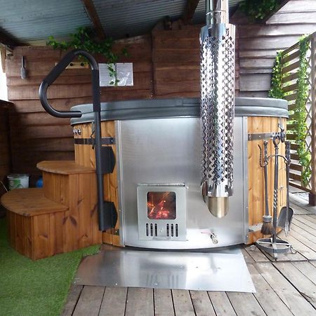 'Chez Lulu' - Gîte de charme en Ardennes avec grande terrasse fermée Nassogne Esterno foto