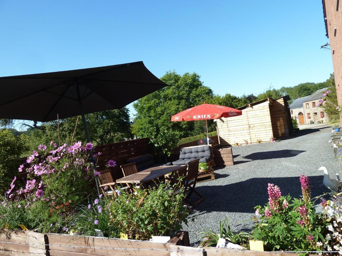 'Chez Lulu' - Gîte de charme en Ardennes avec grande terrasse fermée Nassogne Esterno foto