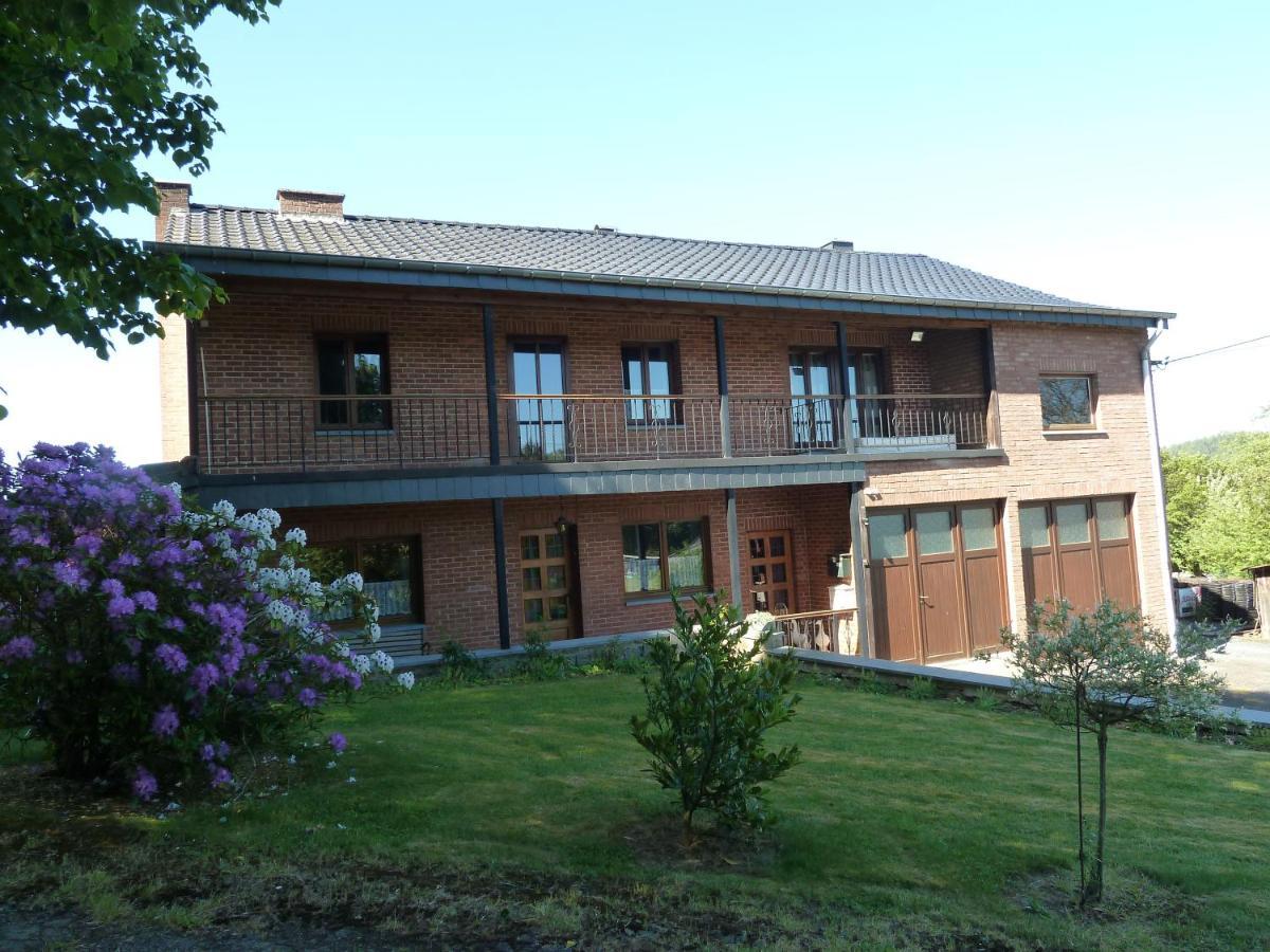 'Chez Lulu' - Gîte de charme en Ardennes avec grande terrasse fermée Nassogne Esterno foto