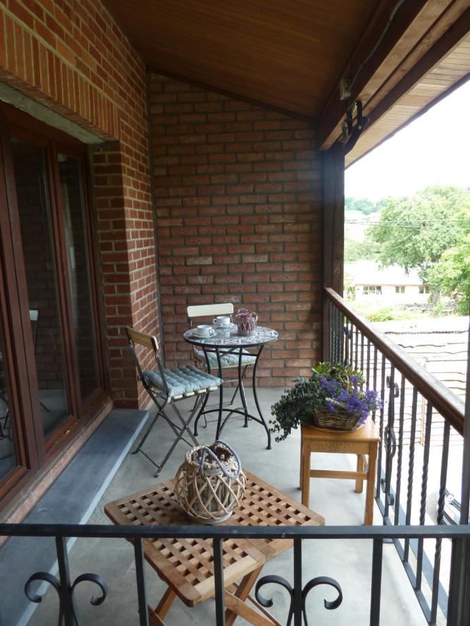 'Chez Lulu' - Gîte de charme en Ardennes avec grande terrasse fermée Nassogne Esterno foto