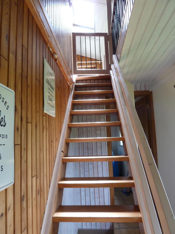 'Chez Lulu' - Gîte de charme en Ardennes avec grande terrasse fermée Nassogne Esterno foto