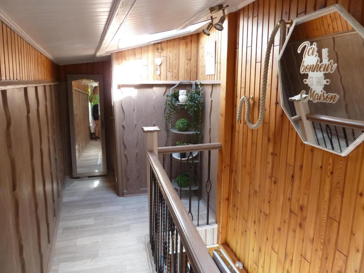 'Chez Lulu' - Gîte de charme en Ardennes avec grande terrasse fermée Nassogne Esterno foto