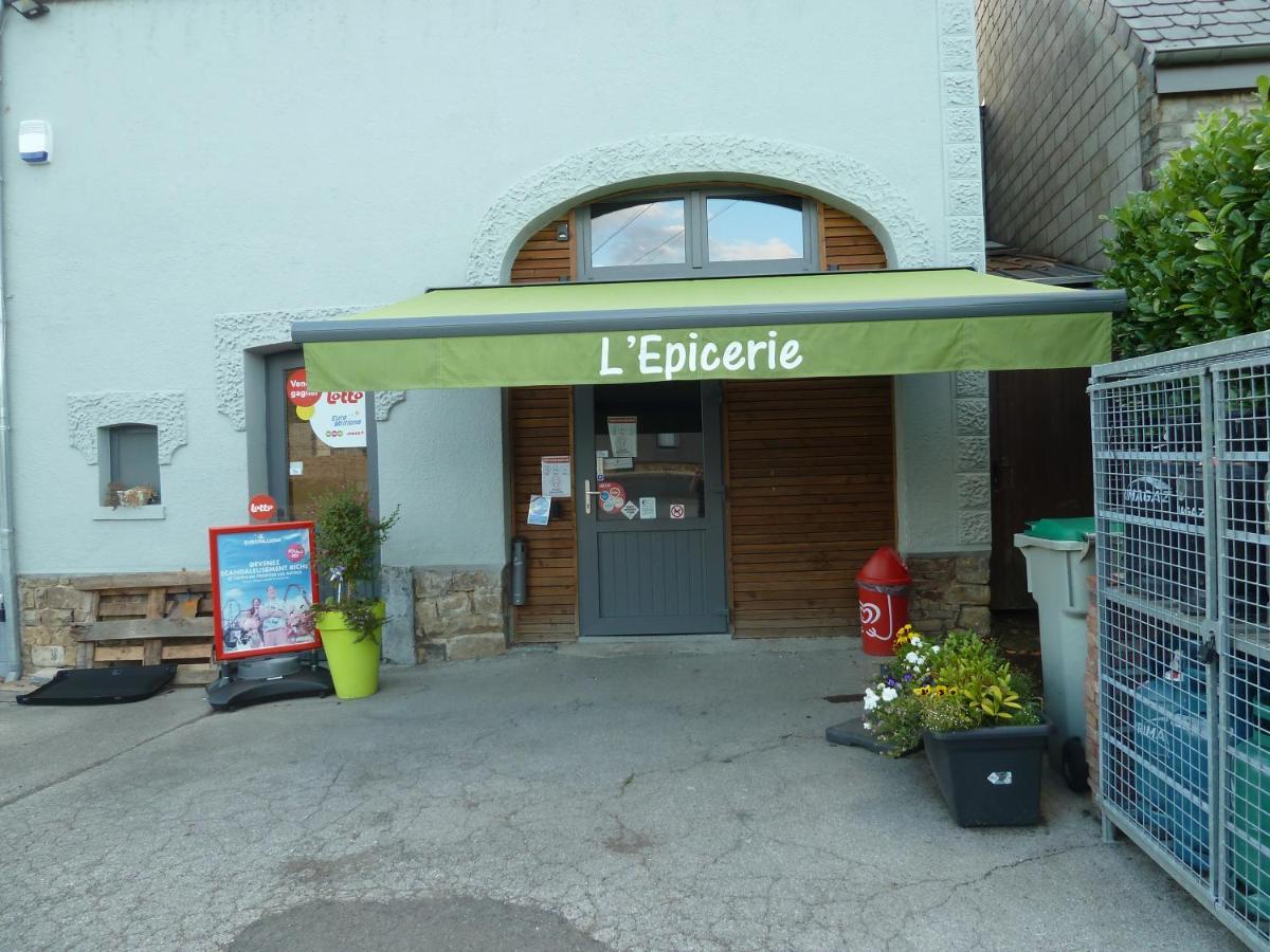 'Chez Lulu' - Gîte de charme en Ardennes avec grande terrasse fermée Nassogne Esterno foto