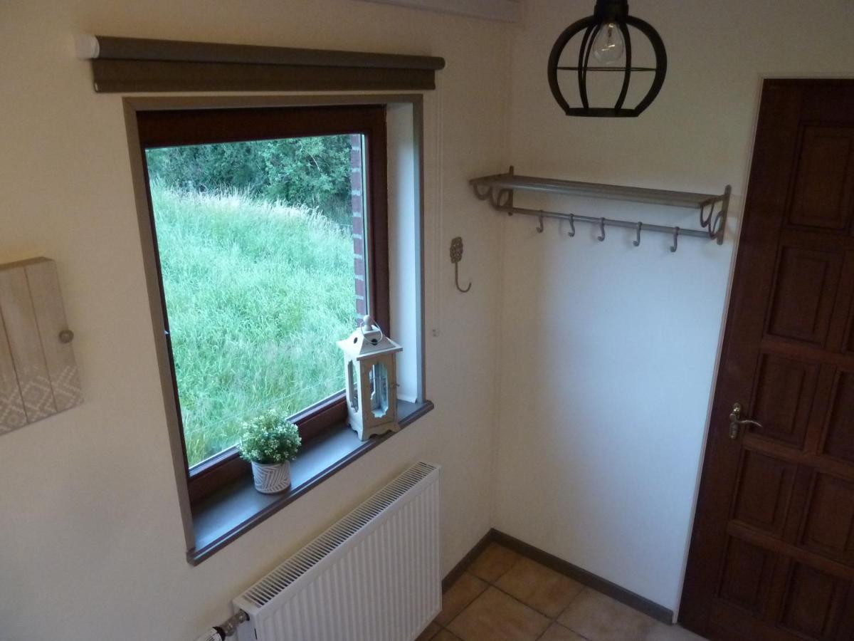 'Chez Lulu' - Gîte de charme en Ardennes avec grande terrasse fermée Nassogne Esterno foto