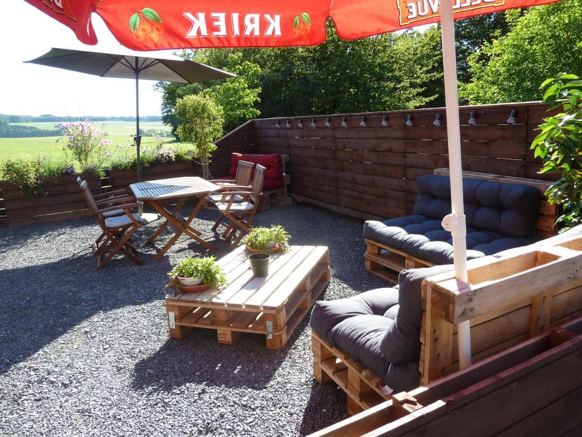 'Chez Lulu' - Gîte de charme en Ardennes avec grande terrasse fermée Nassogne Esterno foto