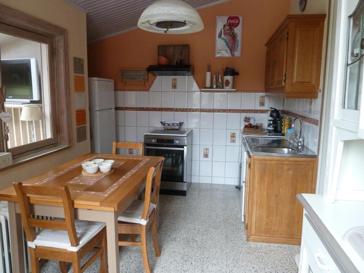 'Chez Lulu' - Gîte de charme en Ardennes avec grande terrasse fermée Nassogne Esterno foto