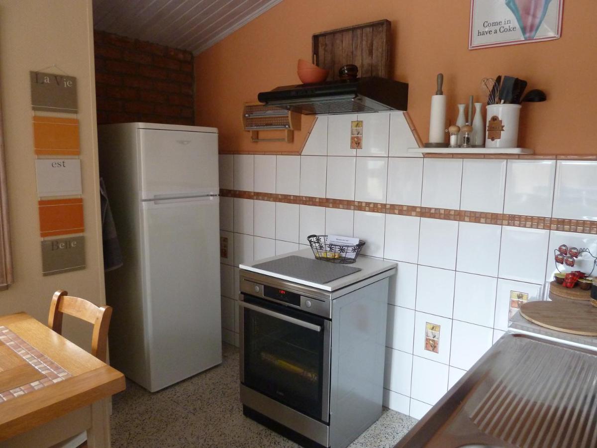 'Chez Lulu' - Gîte de charme en Ardennes avec grande terrasse fermée Nassogne Esterno foto