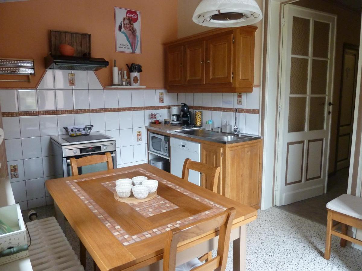 'Chez Lulu' - Gîte de charme en Ardennes avec grande terrasse fermée Nassogne Esterno foto